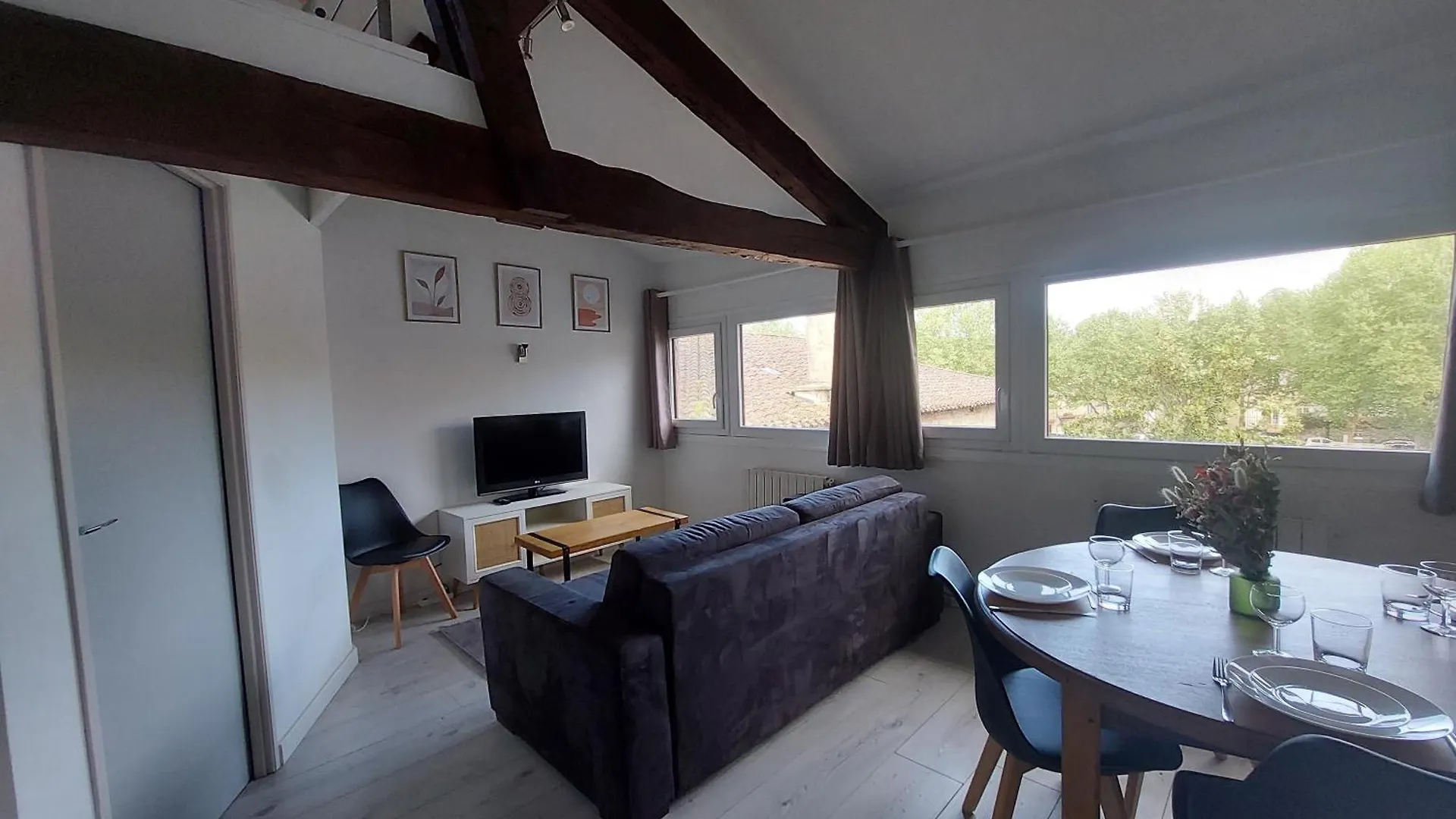 Appt Lumineux, Vue Place Vival Figeac