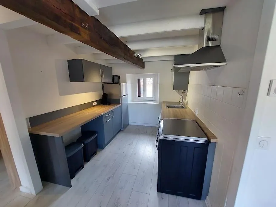 Apartment Appt Lumineux, Vue Place Vival Figeac
