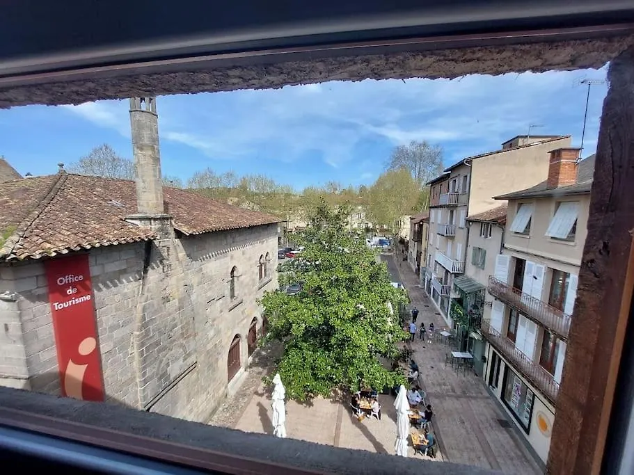 Appt Lumineux, Vue Place Vival Figeac Apartment